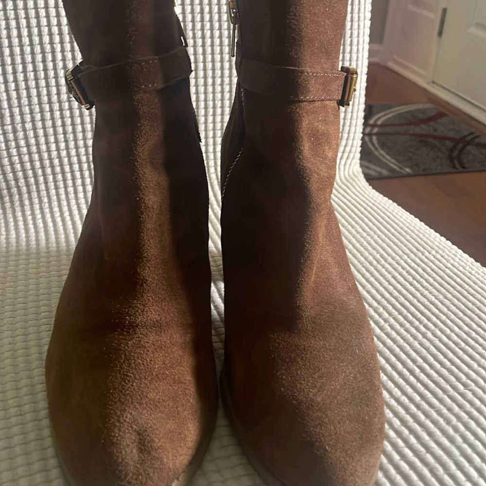 Boots. Size 8m used still look good
